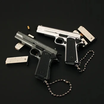 1: 3 Сплав Colt M1911 Pistol Умален Модел На Произведено Фалшив Пистолет Играчка Ключодържател Раница Висулка За Украса На Подарък Играчка За Момче