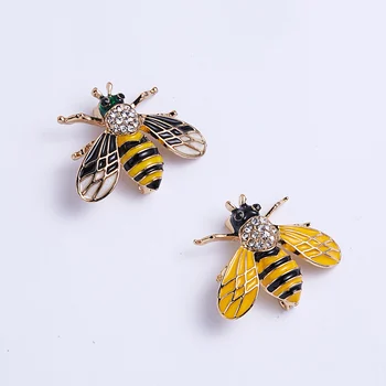 Rinhoo Модни брошка във формата на пчелите с емайл и кристали за жени, Нежна Малка Пчела, Шнола за яката, скоба за шал, Икона, подарък Бижута