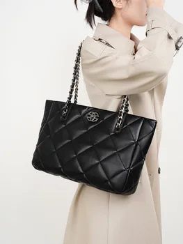 Дамска чанта-тоут от телешка кожа, новата есенно-зимна луксозна чанта от естествена мека кожа, дамска чанта на верига от диаманти за пътуване до работа