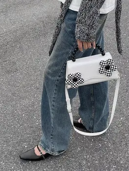 Модерна луксозна дизайнерска дамска чанта в шахматна дъска модел от тъмна кожа Sweet Cool Flower, Корейската универсална чанта през рамо.