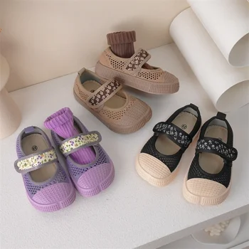 Обувки за първите ходунков за малки момичета в японски стил, модни детски меки обувки с квадратни пръсти 2023 г., Нова мрежа ежедневни обувки за детска градина на плоска подметка